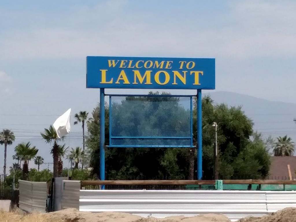Junk removal and dumpster rental service in Lamont, Kern County California